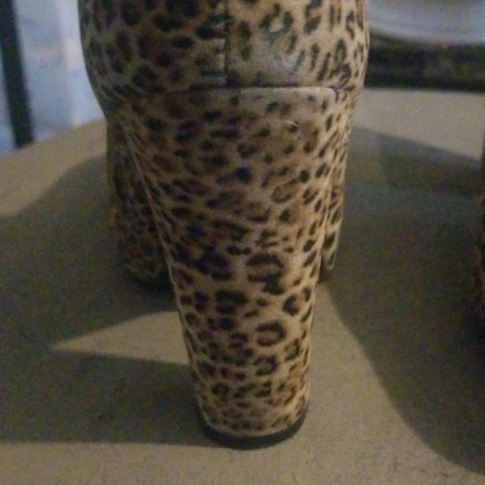 Express Leopard Booties - Picture 7 of 7